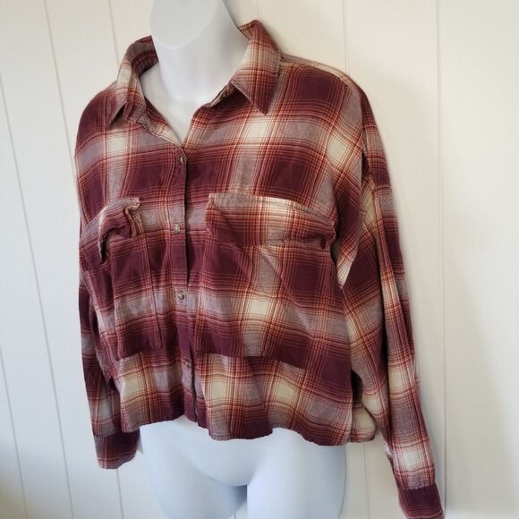 Abercrombie & Fitch Cropped Button Up Flannel Plaid Shirt Size Medium - Picture 2 of 9
